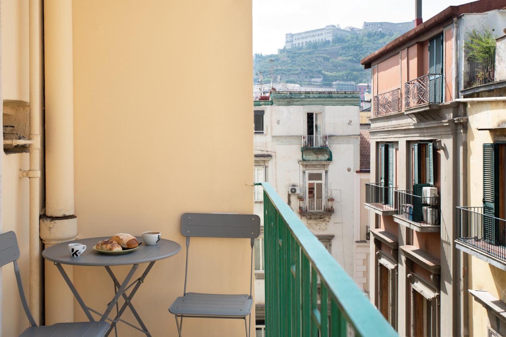 B&B Monteleone ,12 Napoli Bagian luar foto