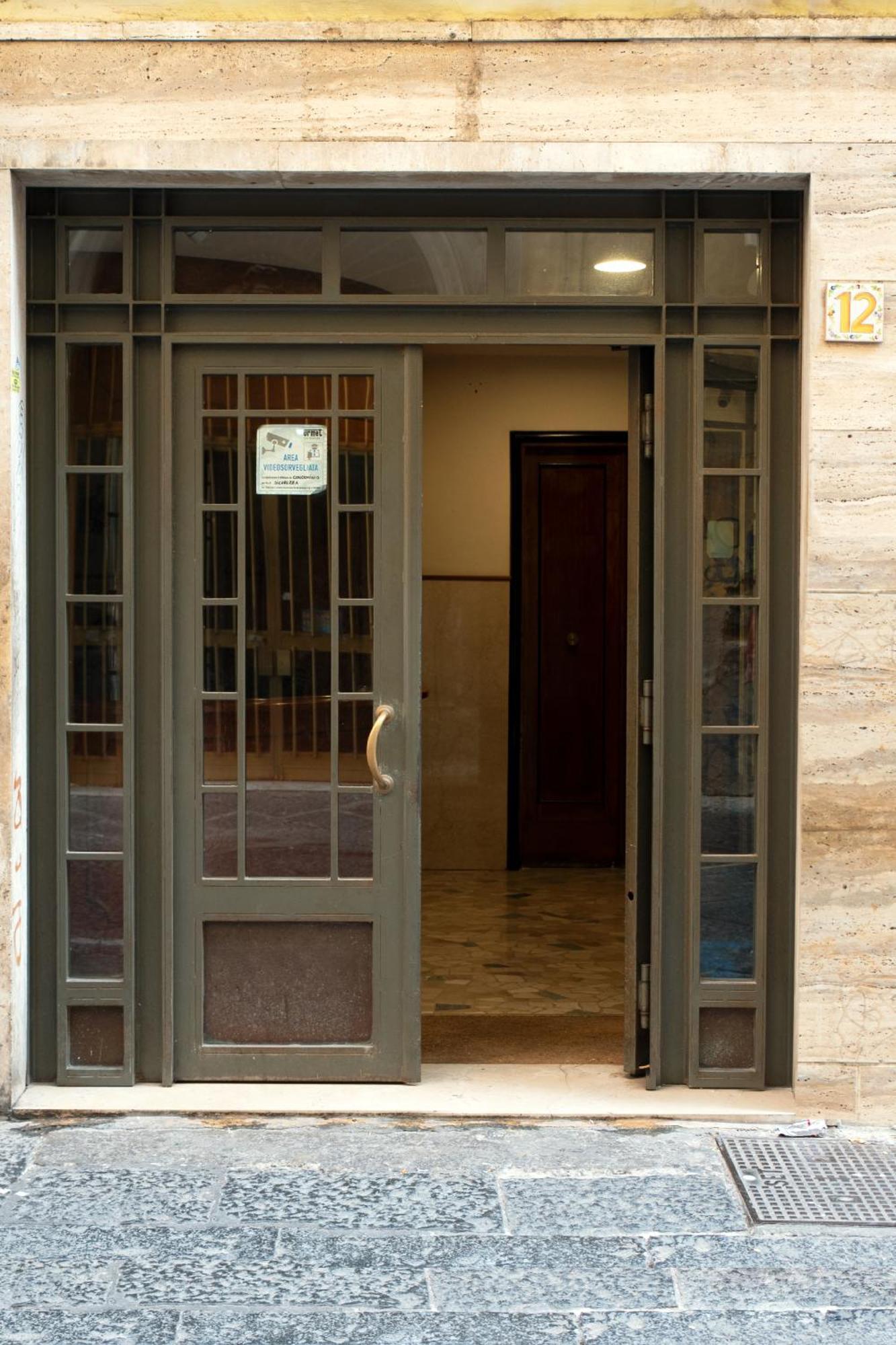 B&B Monteleone ,12 Napoli Bagian luar foto